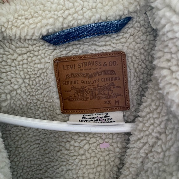 Women’s Levi Denim Jacket - Picture 3 of 3